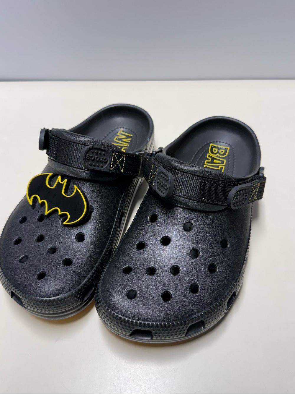 Crocs Crocband Batman Unisex Kids Black Yellow Clogs Comfort Breathable US 6